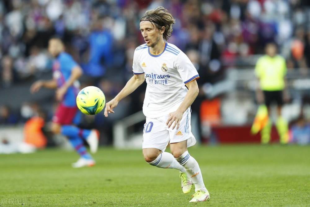 欧冠赛场精彩瞬间：巴萨2-1战胜尤文图斯,