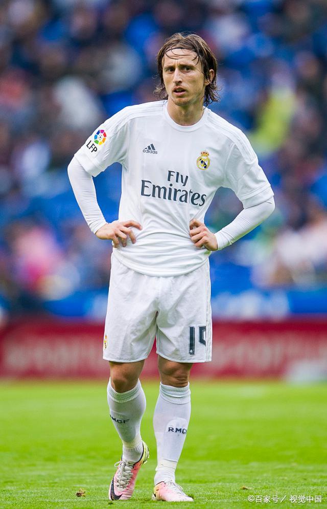 米兰名宿博列洛涛本赛季的米兰：目前球队成绩很好，但阿莱格里缺个我这样的中锋